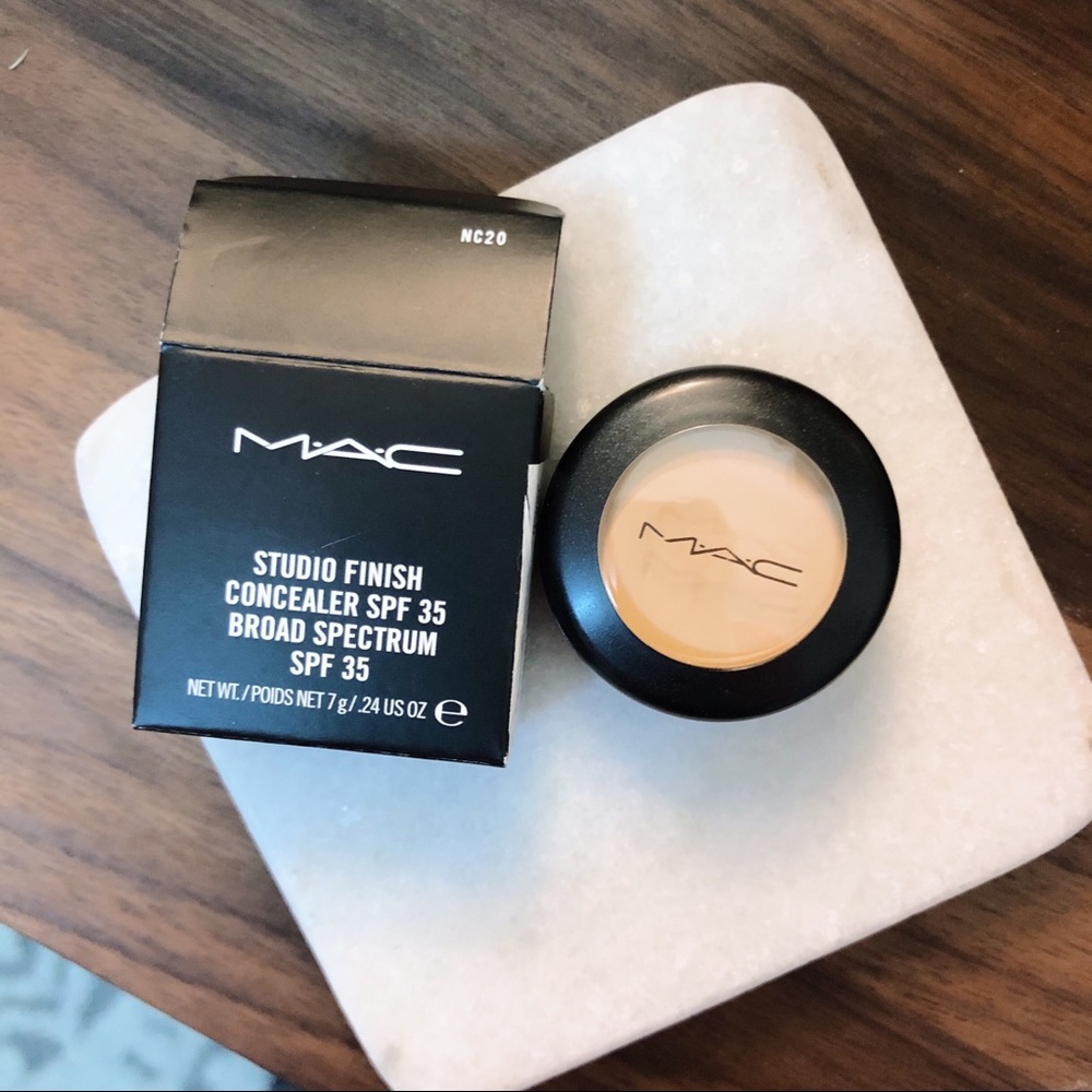 BNIB MAC Studio Finish Concealer NC20